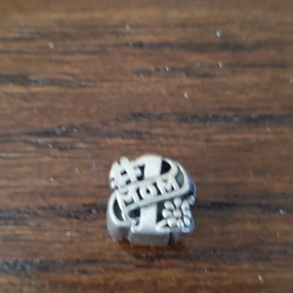 #1 MOM SILVER CHARM - Picture 3 of 3
